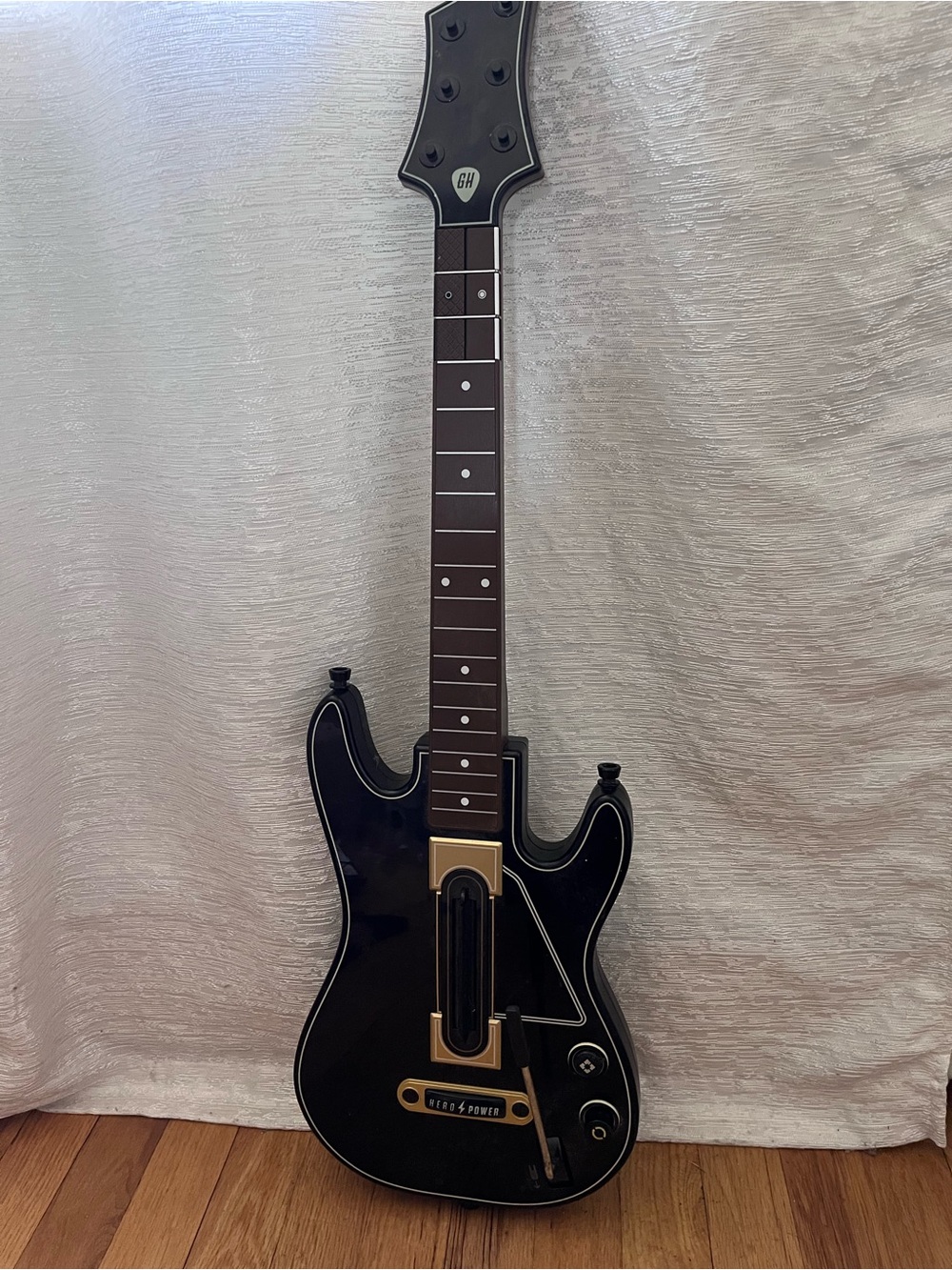 Guitar Hero Black Wireless Controller tested for XBox 360 or PS4